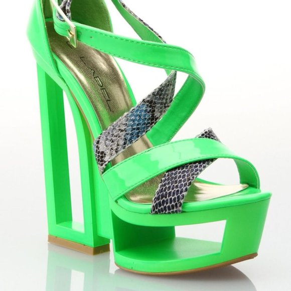 Cutout wedges in neon green - Picture 2 of 5
